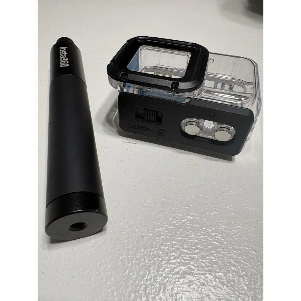 insta360 One R 4K Wide dive case And Invisible Selfie Stick